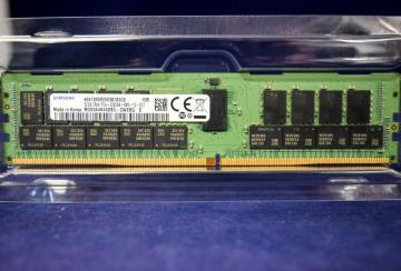 M393A4K40DB3-CWE Samsung 32GB DDR4 3200 ECC RDIMM Module